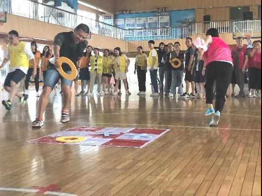 上海市社区<a href= target=_blank class=infotextkey>健身</a>俱乐部 上海市社区<a href= target=_blank class=infotextkey>健身</a>俱乐部