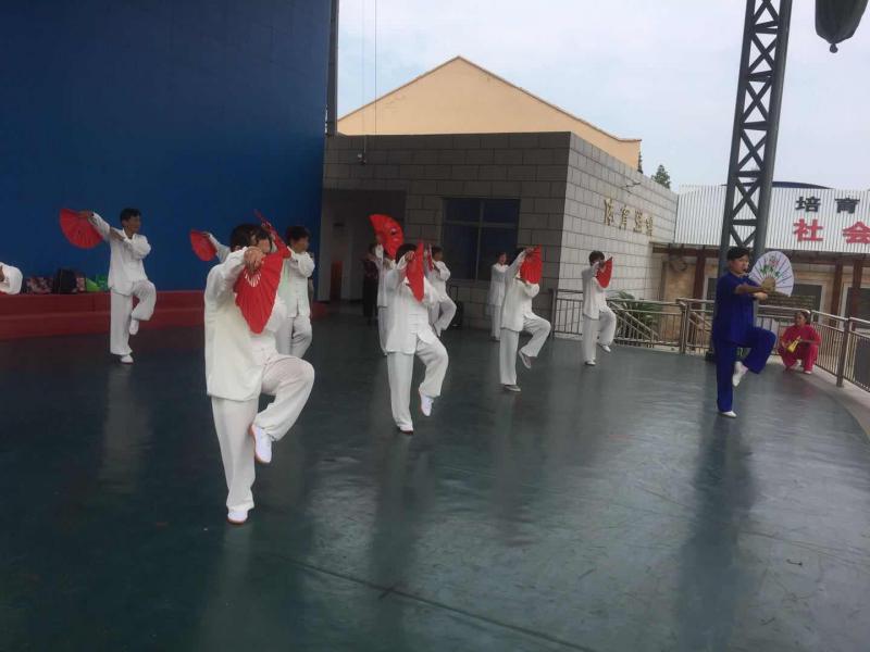 上海市社区<a href= target=_blank class=infotextkey>健身</a>俱乐部 上海市社区<a href= target=_blank class=infotextkey>健身</a>俱乐部