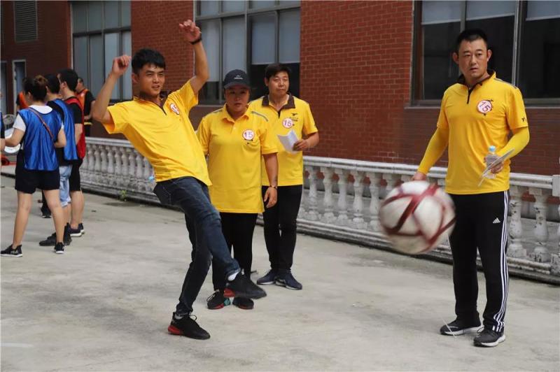 上海市社区<a href= target=_blank class=infotextkey>健身</a>俱乐部 上海市社区<a href= target=_blank class=infotextkey>健身</a>俱乐部