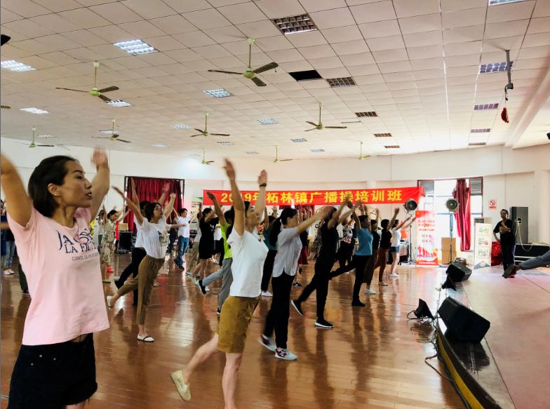 上海市社区<a href= target=_blank class=infotextkey>健身</a>俱乐部 上海市社区<a href= target=_blank class=infotextkey>健身</a>俱乐部