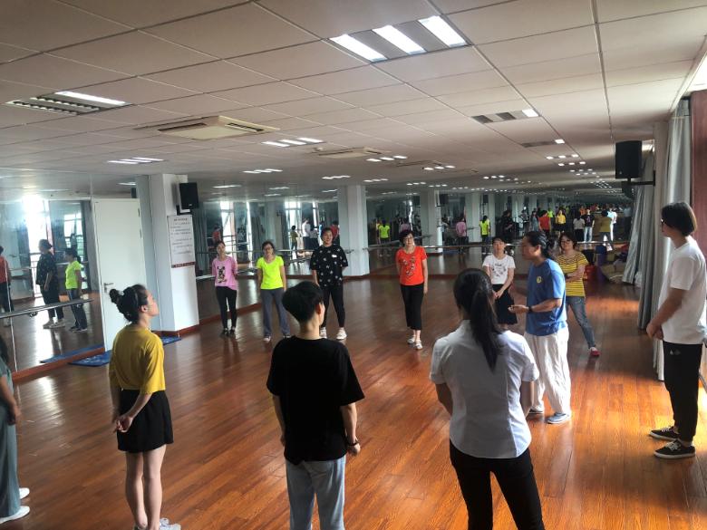 �Ϻ�������<a href= target=_blank class=infotextkey>����</a>���ֲ�