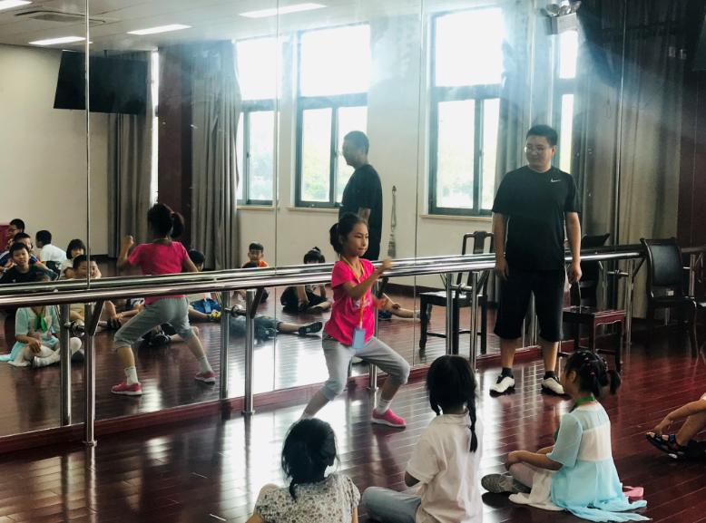 �Ϻ�������<a href= target=_blank class=infotextkey>����</a>���ֲ�