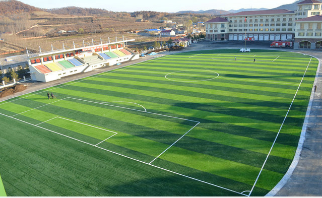 人造草坪足球场