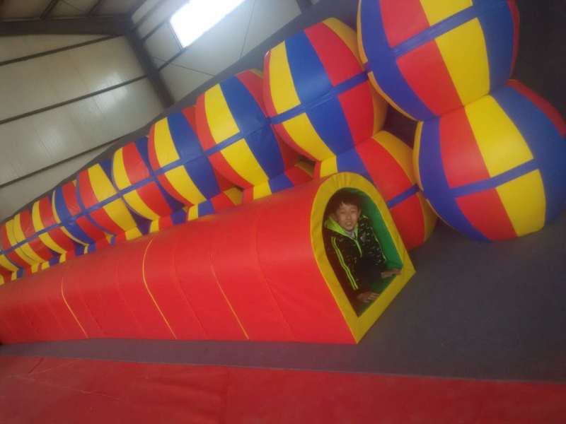 �׶�԰��ɫ��������