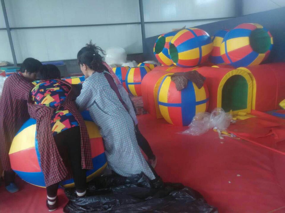 �׶�԰��ɫ��������