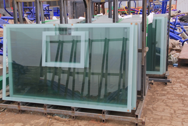 ��ɫ����Բ��