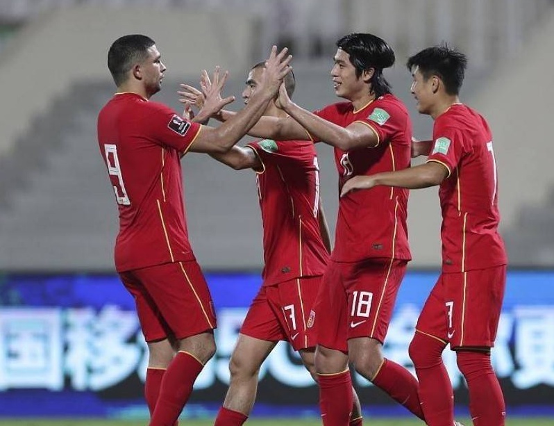 ��12ǿ����3��2��ɱԽ�ϣ��������������������ջ���ʤ