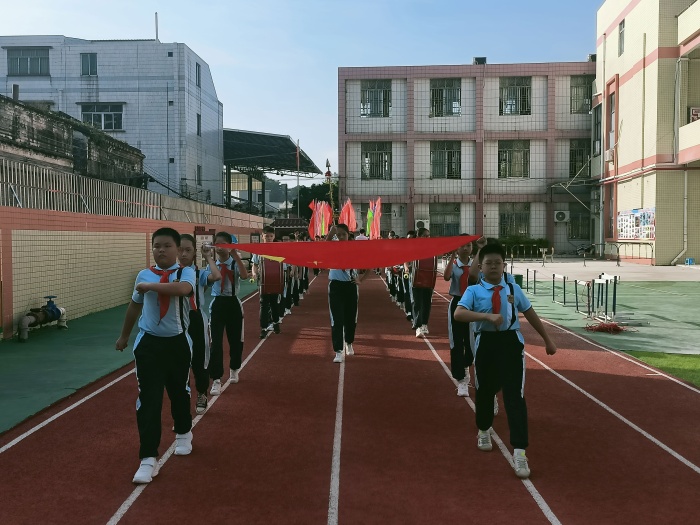 ��ͷ��ѧУ����2021���＾�˶���