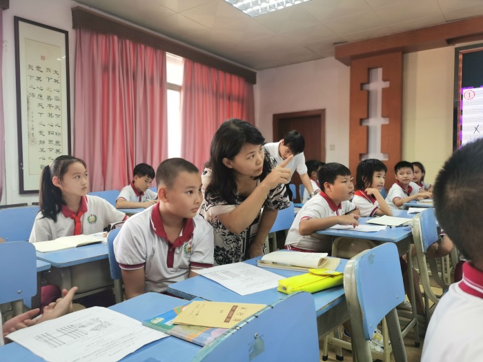 ���Ͻ��У�������Զ