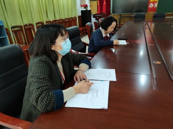 ���������������ʵ ��˫��������������������ζ�ѧ�Խ���ѧУ��չ�������������ʵ�͡�˫���������������?