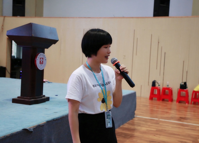 �ഺ���� �����ź������������оٰ�ذ�Ů��ר�⽲��