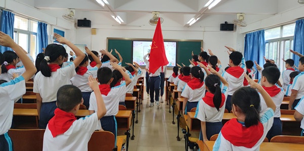 ʯ��Сѧ���뵳���� ǿ�����ҡ����ȶ������ʽ