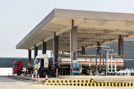 �þ�����а�ȫ�У����ڽֵ������Ų�ʯ����ҵ��ȫ����