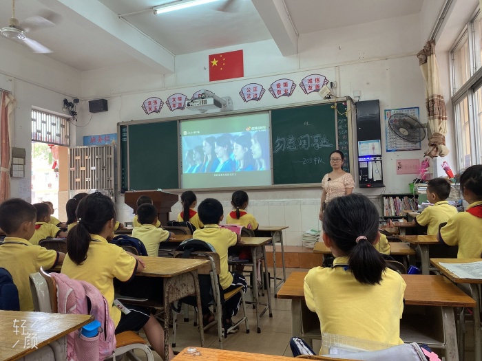 ��ǿѧУ���м����һ���±䡱90������������