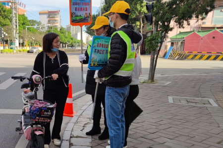 �������ס��ɽ�ͷ�羰����ͷ��60����־Ը��Ȱ���ݳ���Ա���ͷ��