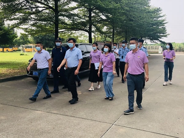 ������δȻ������У԰��ȫ����