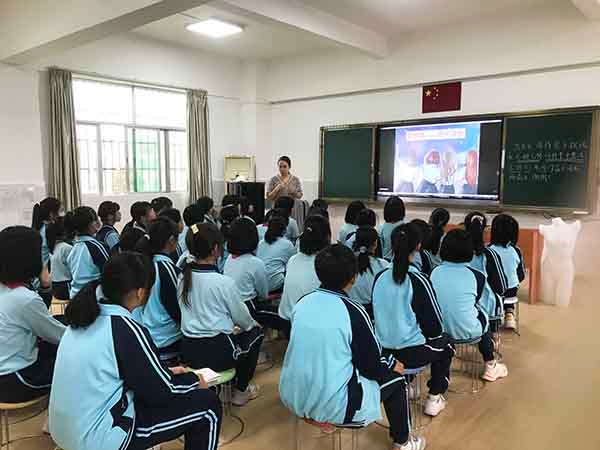 ������һ��̹������һСѧ��������������������������������