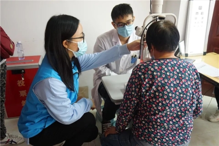 ��ӿ��ϵ�С�ů���ж����ذ������������