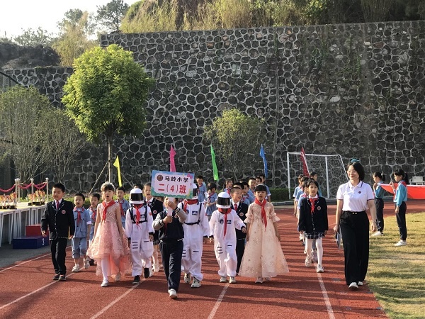 ���￹�߾��� չ���˶����