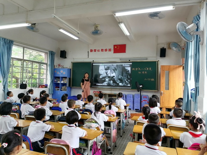 �������� ���ӳ���