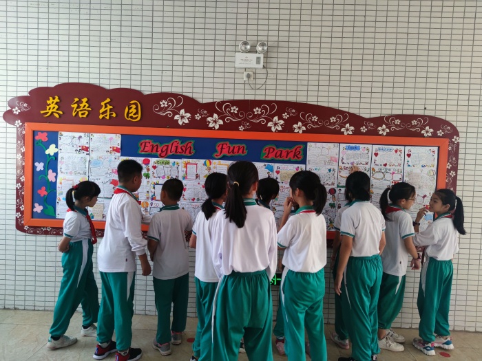 Ӣ��С�������ʷ׳�