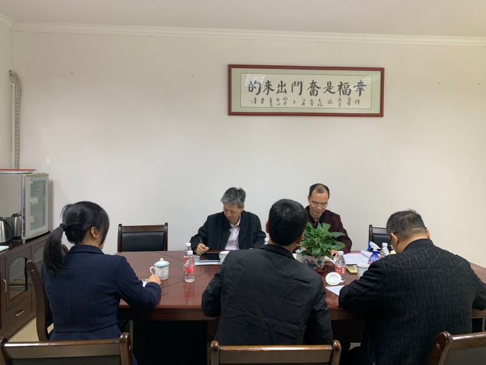 ����ָ�����ƽ�ʾ��У����