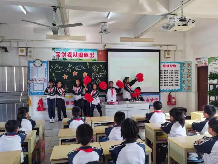 չ��ɫ��� �������༶