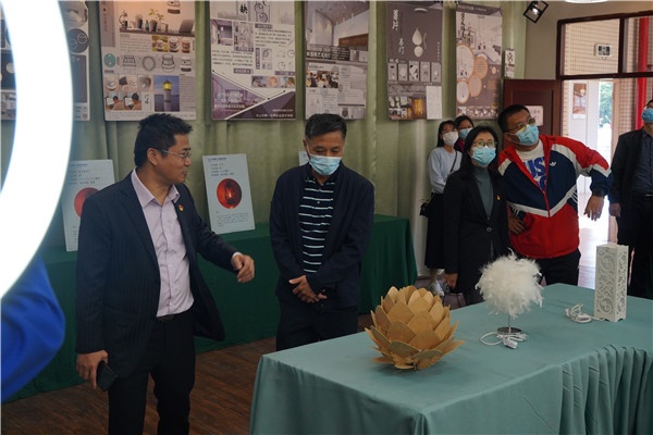 ��ɽ����Сѧ�Ͷ�������ɫѧУ���齻��������ɽһְ����