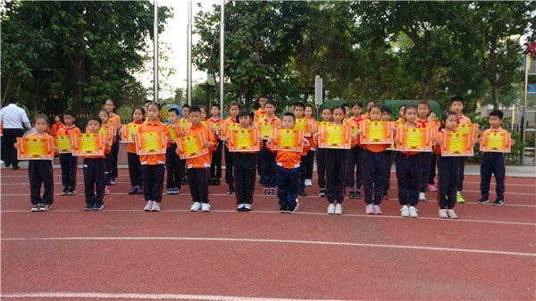 20191125操场升旗仪式(摄影组) (4).JPG