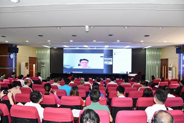 ������С 16.����ΰԺ�������ʵ�ר�����.jpg