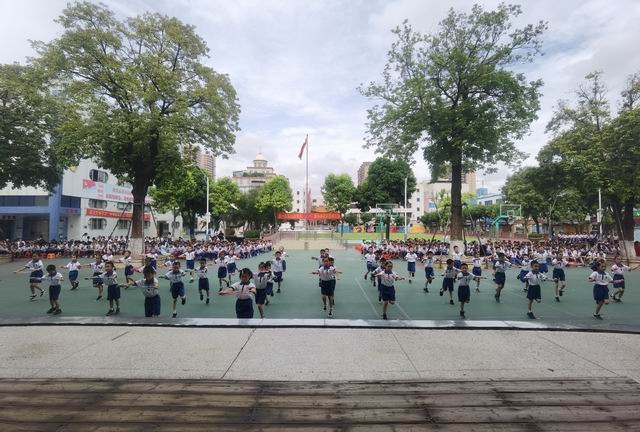 调整大小 74c54b51cdfbdeacab4ce69ba5ba25d.jpg