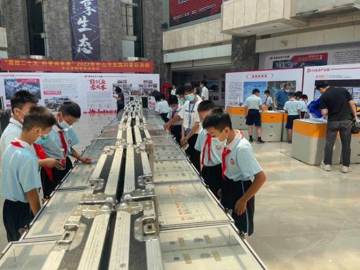 科技节参观1.jpg