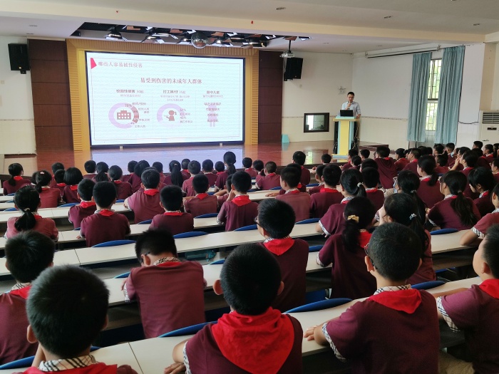 2021年9月29日法律进校园主题教育2.jpg