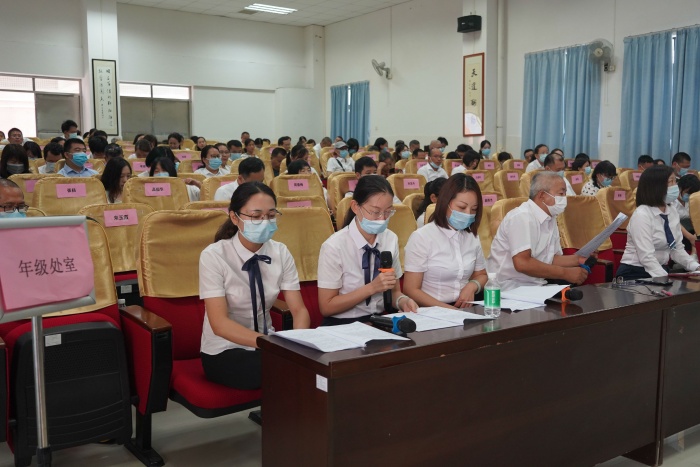 7疫情防控演练全体教师.JPG