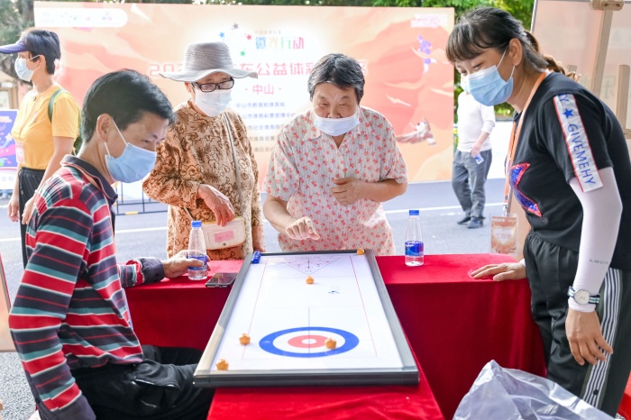 221111-【公益体彩进社区-南区】守护健康,有我添“彩” 公益体彩走进中山良都社区 (116).jpg