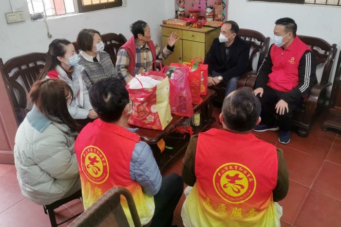 230120-真情暖寒冬中山体彩党支部开展节前走访慰问活动 (3).jpg