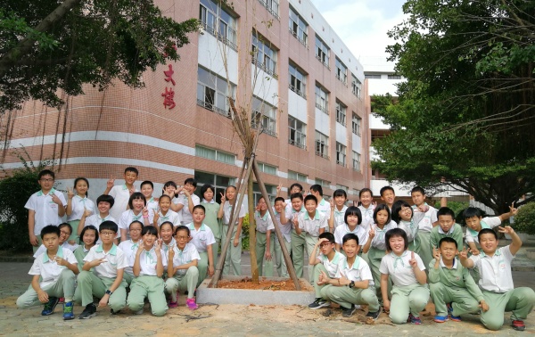 六5毕业树种植 (2).jpg