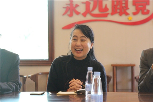 华英学校副校长霍毅愫