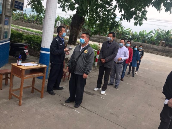 神湾神舟学校2020年春季学期开学防控应急演练 (7).JPG