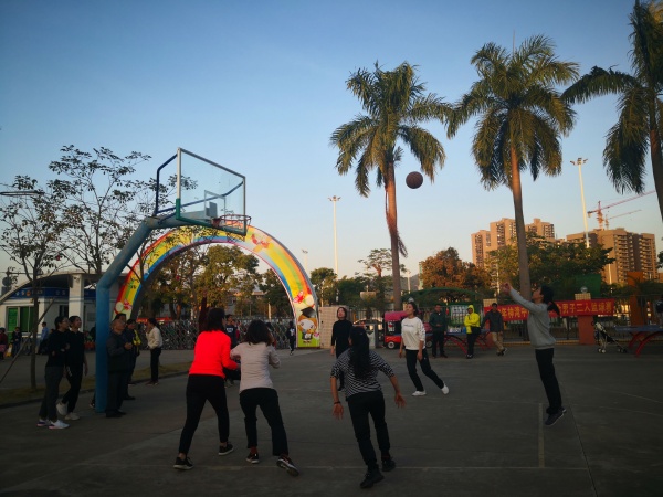 20191204神湾中心小学教职工篮球赛照片 (11).jpg