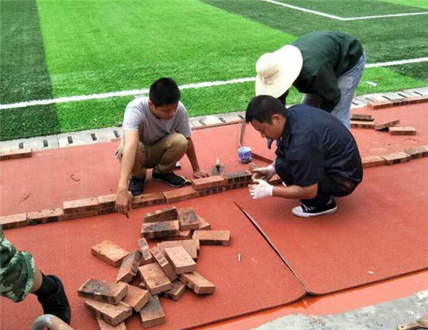 Ԥ��ʽ�����𽺾����ܵ�