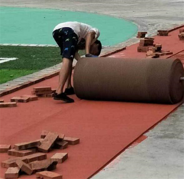 Ԥ��ʽ�����𽺾����ܵ�