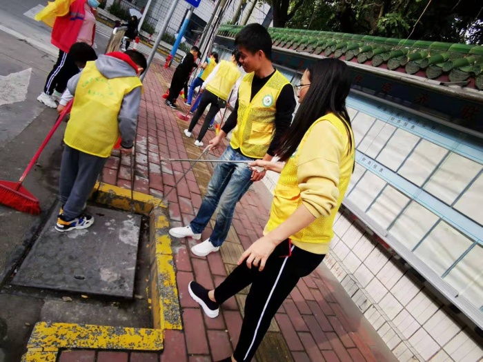 ��������һСѧ:�������׷澫��,����������桱־Ը�