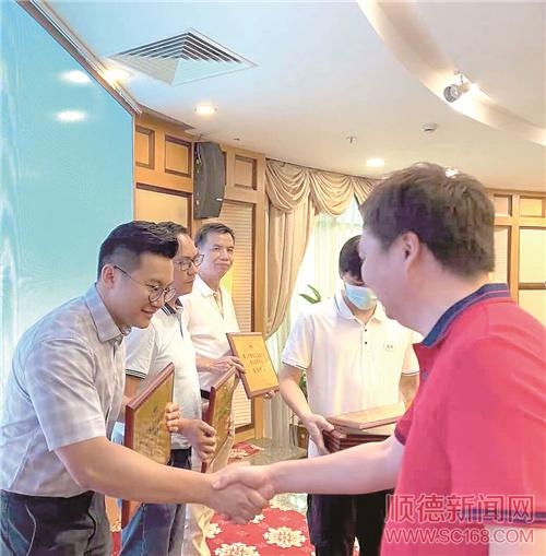 ˳֮������˳������Э����һ��᳤��λ