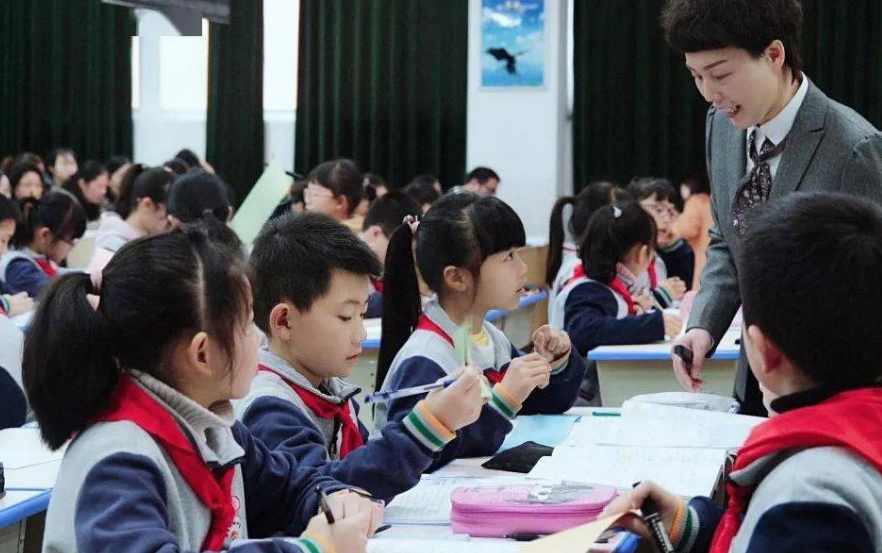 �κ���ʱ����ʵʩ��һ��ʦ�ڳ�����Ȱ�˼ҳ��������û�����ˣ���