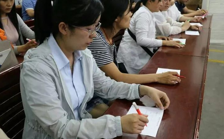 һ�ҳ������ɼΣ��ڡ���ҳ��顱��ǩ��ͬ�⣬���ѣ��ٷ��ó�����