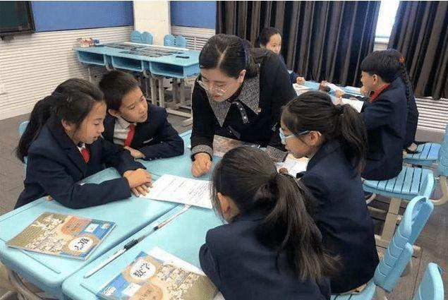 �κ���ʱ�����Ƴ��󣬰������ڼҳ�Ⱥ���7�㿴�������ҳ�����