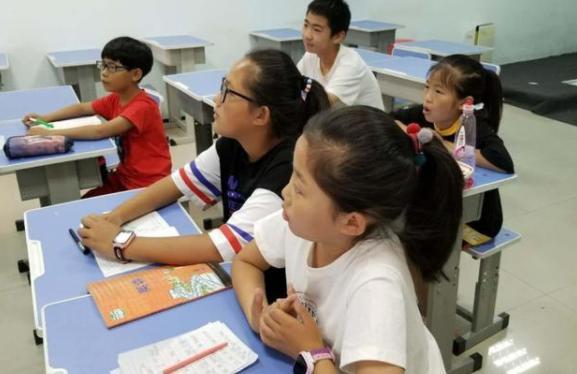 ��ѧ��У����ѵ���ֻ��ˣ��α�����Ǯû�٣��ҳ��Դ˿�����һ