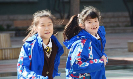 �Ϻ�һСѧ��2320ԪУ���ѣ�У���嵥�ﻹ�б��ģ��ҳ��ظ�