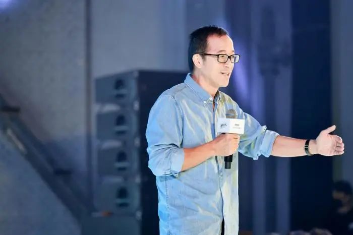 �ƻ���Ա4���ˡ�������ͣ��׬Ǯҵ���������¶�棺�ع��ѧ��ҵ��